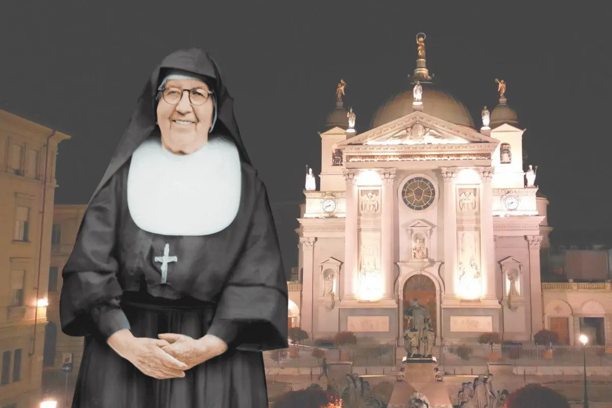 Una estatua para Santa María Troncatti en el Santuario-Basílica de María Auxiliadora